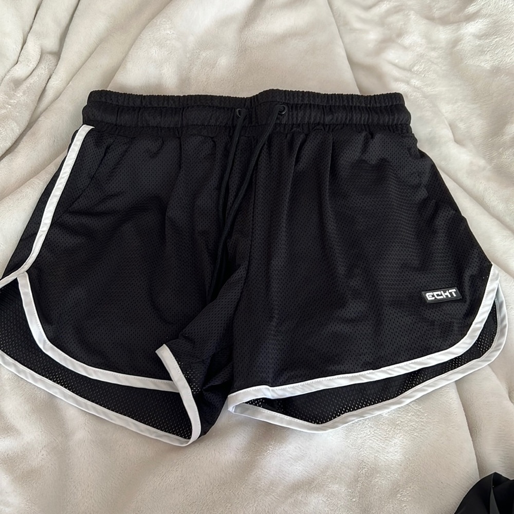 NWOT Echt mesh shorts size large